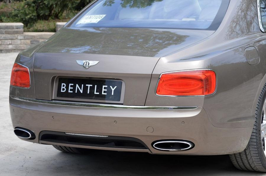 Детали экстерьера Bentley Flying Spur 2014 года  (фото 49 из 63)